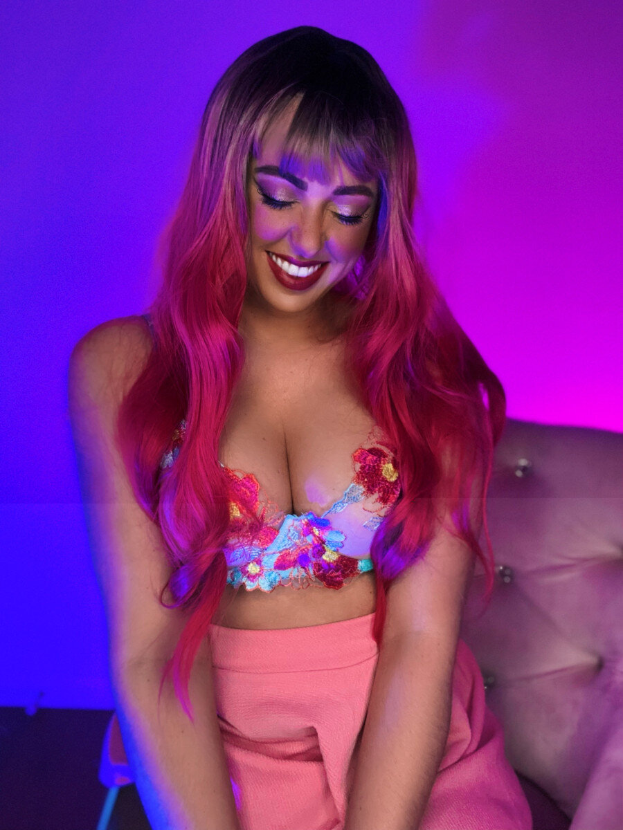 Onlymeeemz (@onlymeeemz), OnlyFans creator