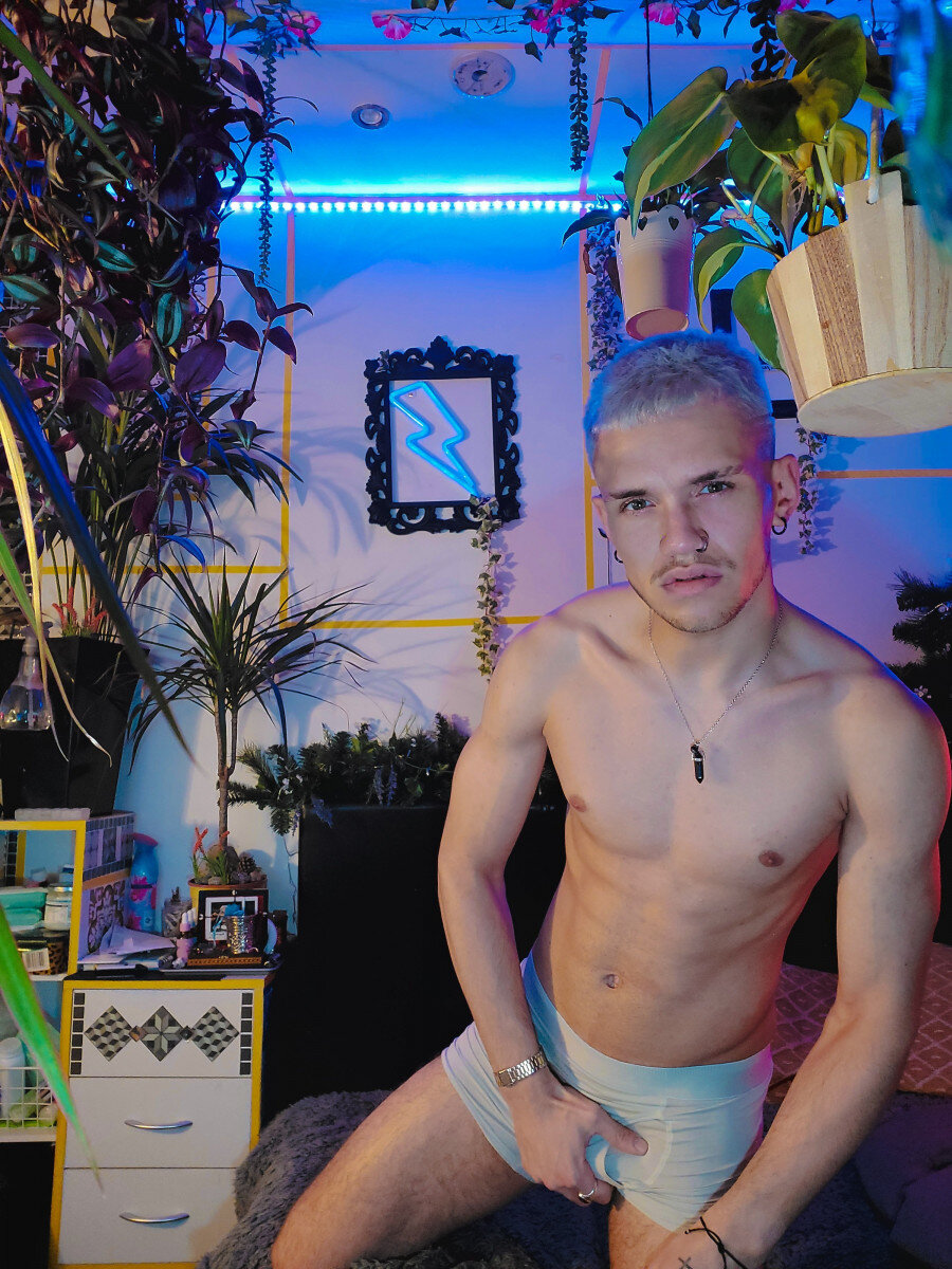Onyxlorenzo (@onyxlorenzo), OnlyFans creator