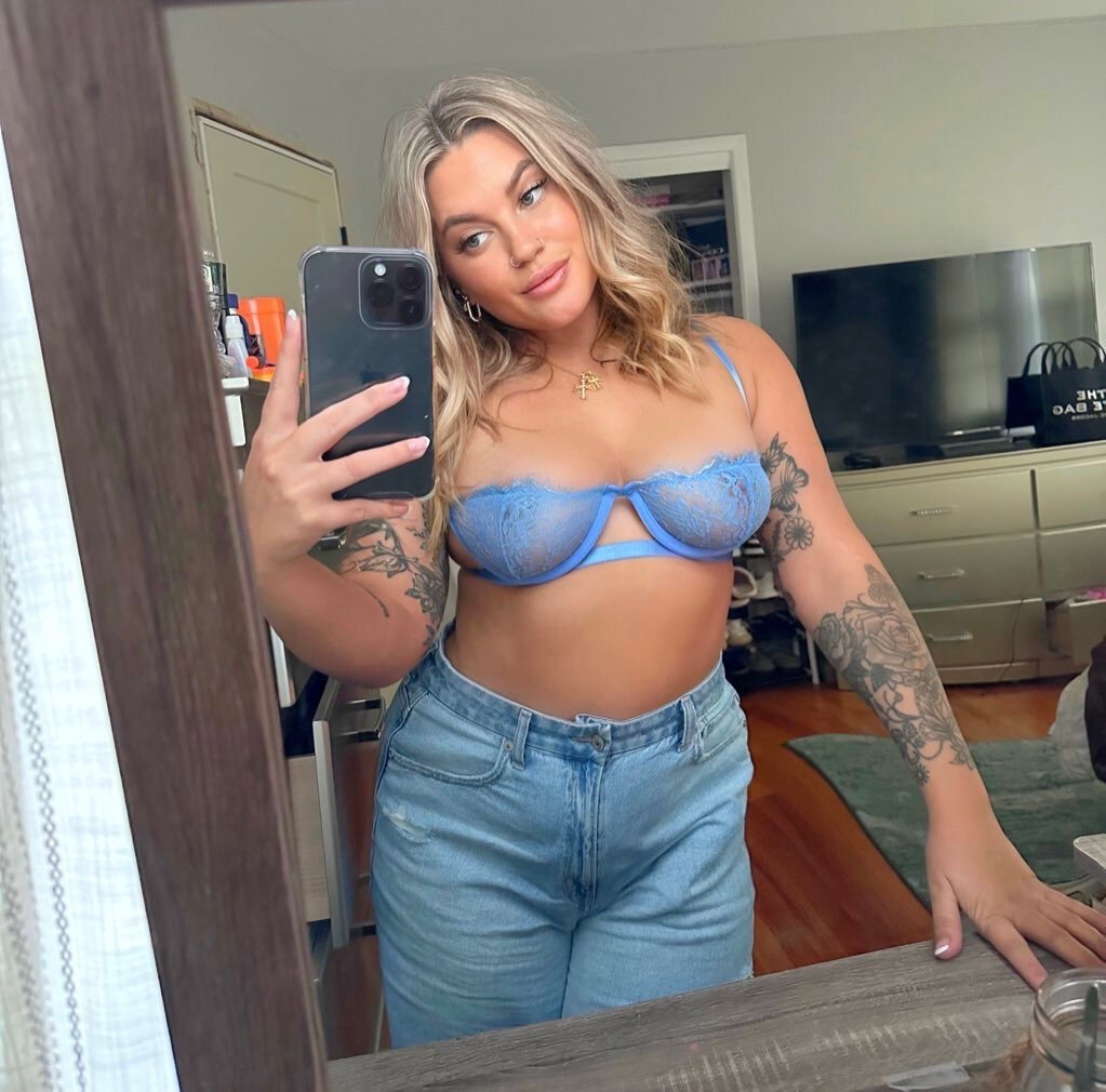 Oxlilkyliejade (@oxlilkyliejade), OnlyFans creator
