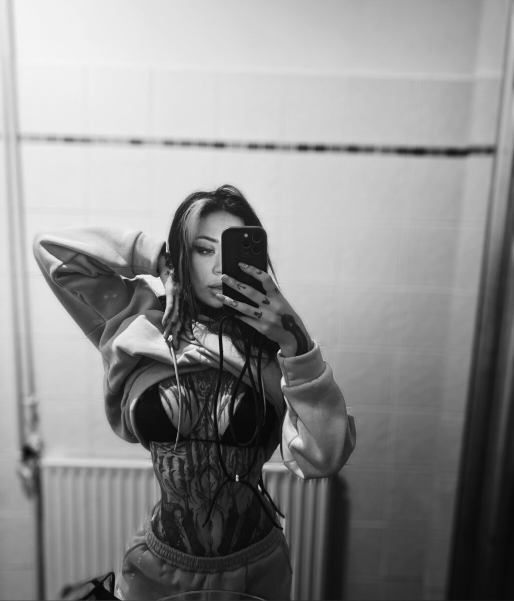 Ozzora17 (@ozzora17), OnlyFans creator