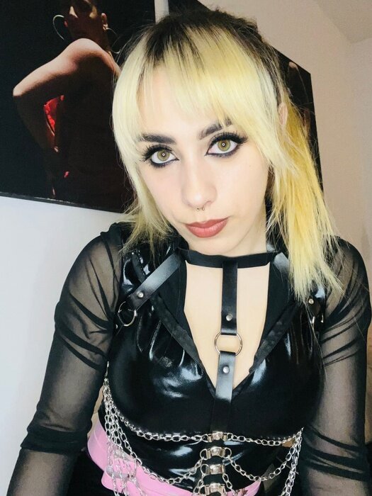 p0rnellia (@p0rnellia), OnlyFans creator