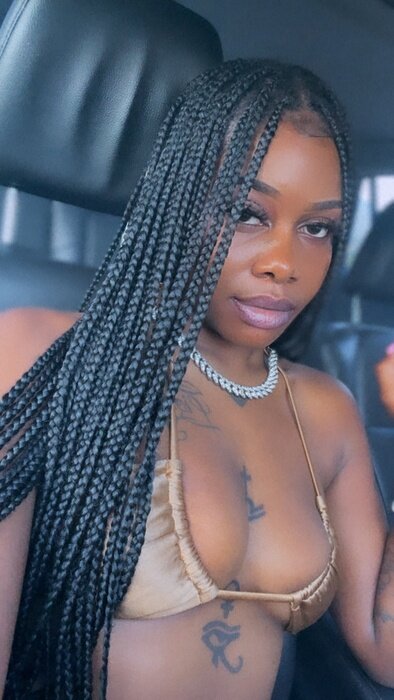Paidhoneey (@paidhoneey), OnlyFans creator