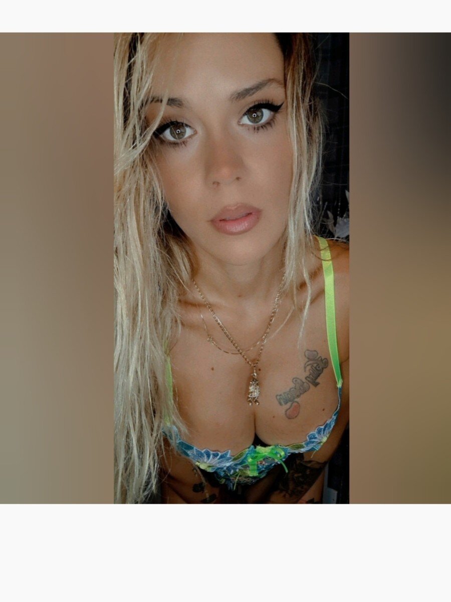 Paisleygrey69 (@paisley-grey69), OnlyFans creator