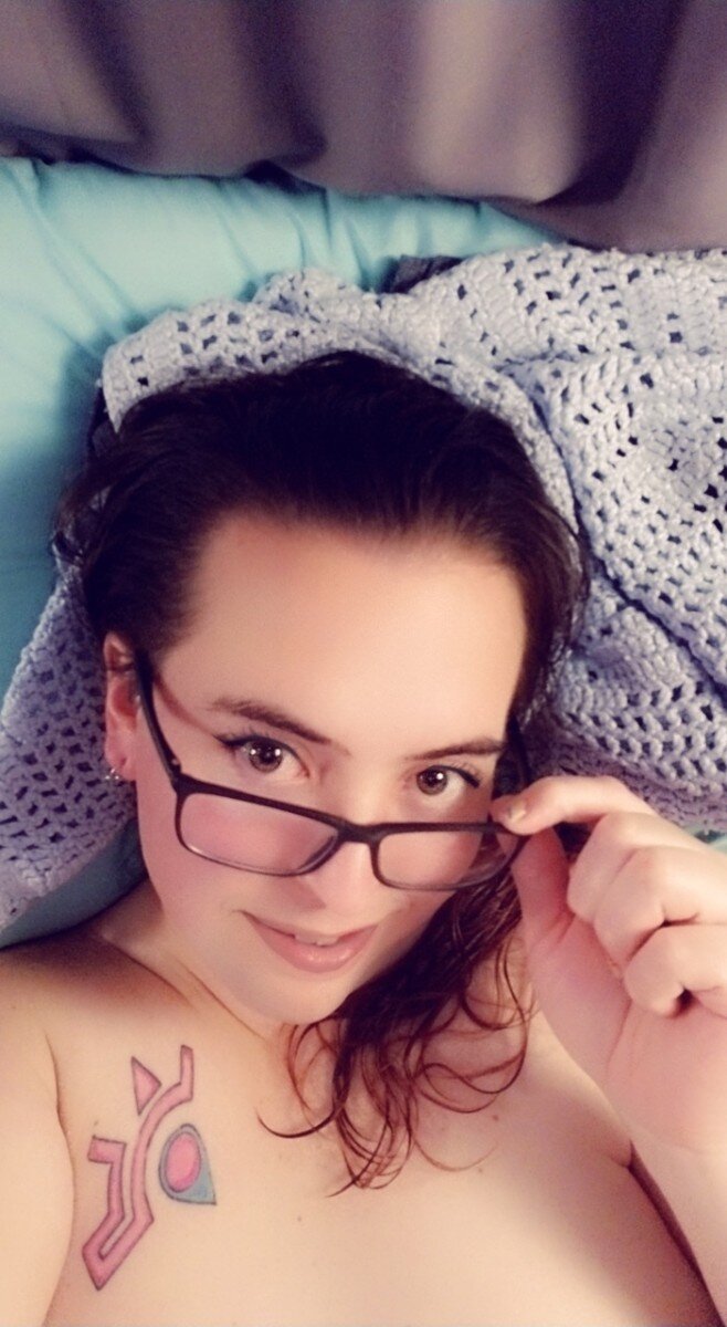 Alea (@pandaambush), OnlyFans creator