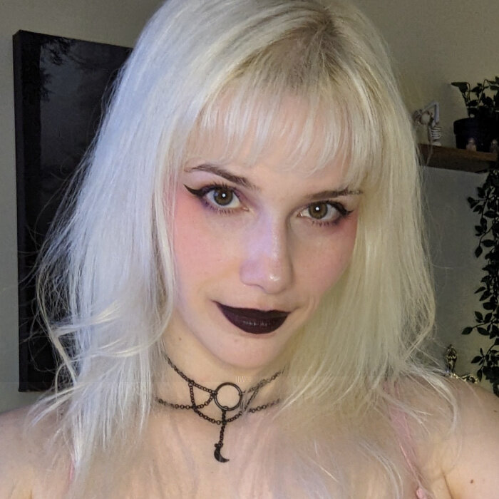 Erin (@papertigerrin), OnlyFans creator