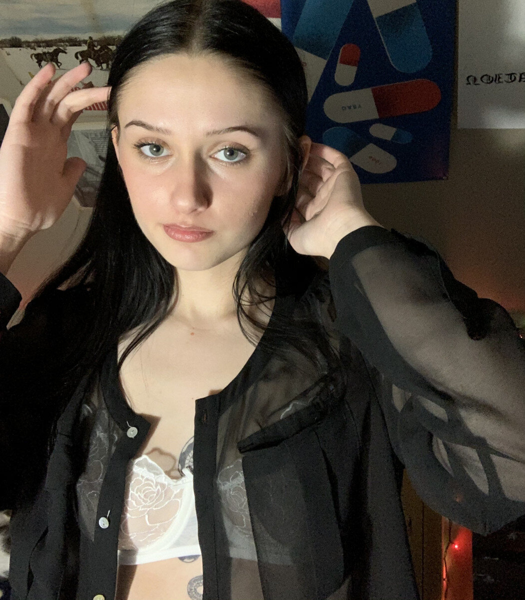 Paranoiuhh (@paranoiuhh), OnlyFans creator