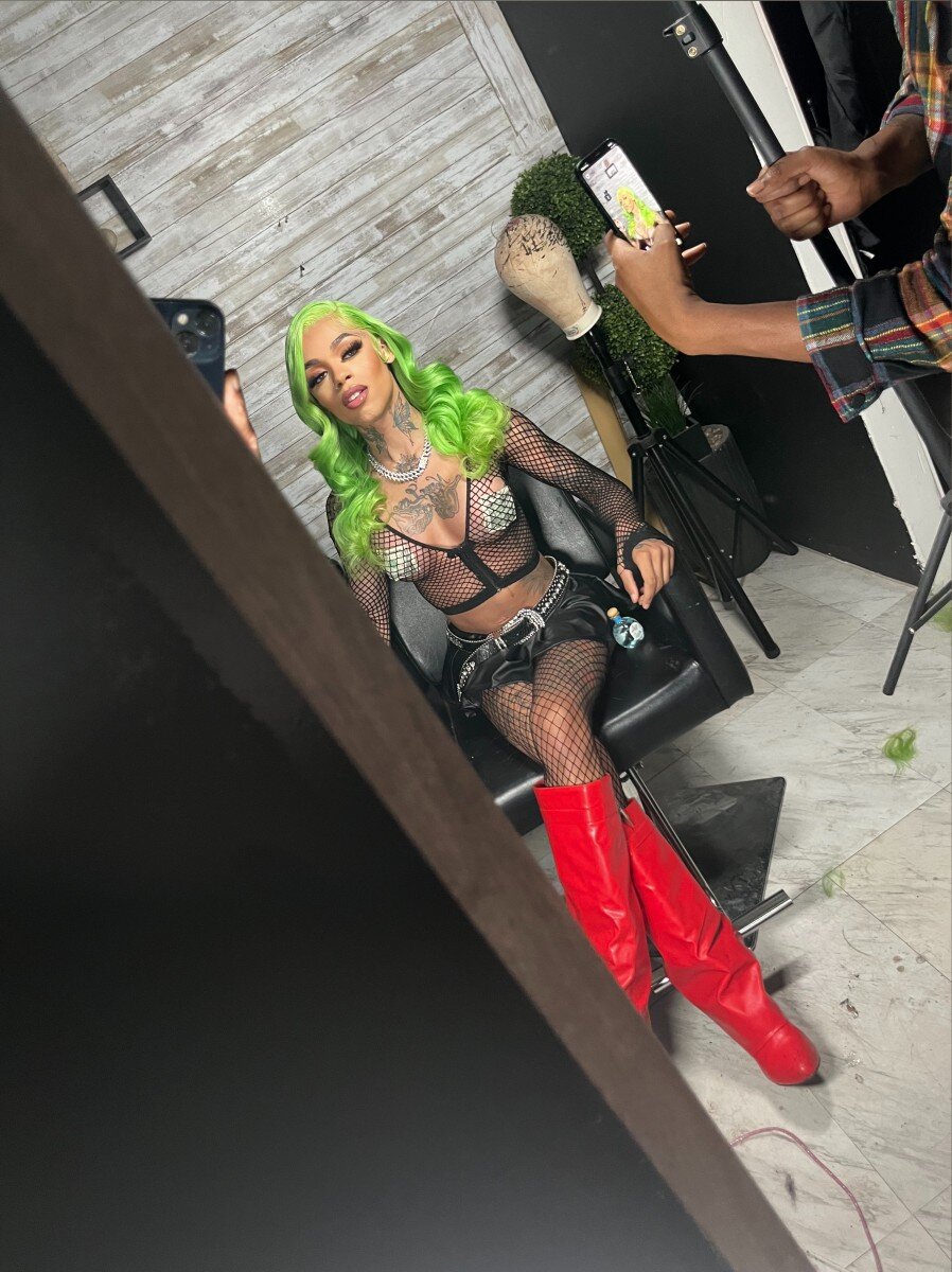Partyywithbarbie (@partyywithbarbie), OnlyFans creator