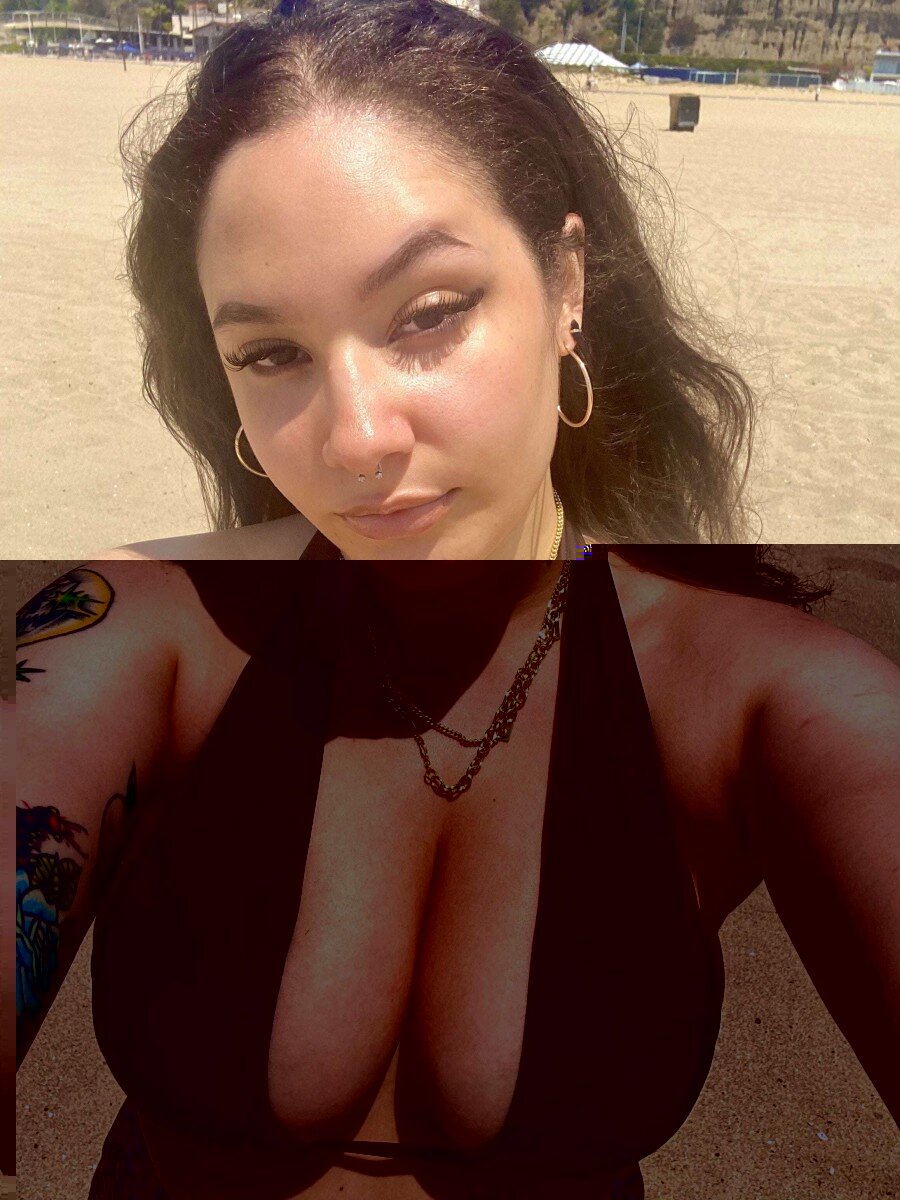 Passionfruitlyss (@passionfruitlyss), OnlyFans creator