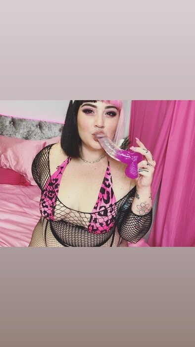 Peachcreampie (@peachcreampie), OnlyFans creator