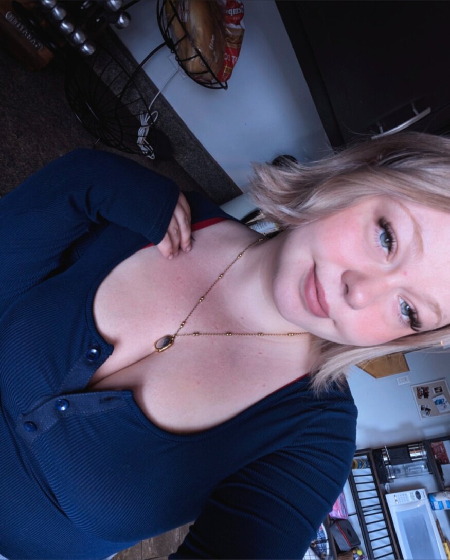 Peachesandxcream (@peachesandxcream), OnlyFans creator