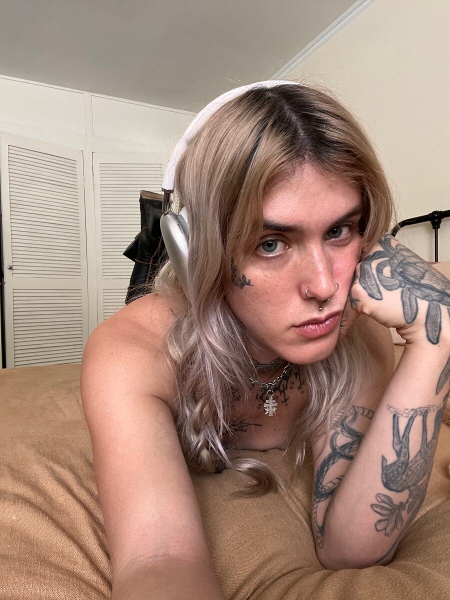 Peachypeachpeaches (@peachypeachpeaches), OnlyFans creator