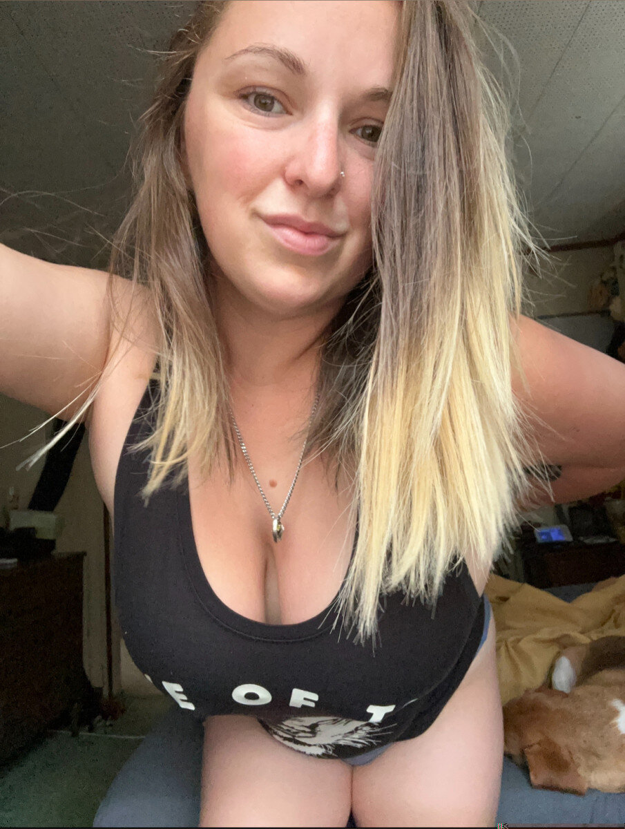 Peachyysmut (@peachyy.smut), OnlyFans creator