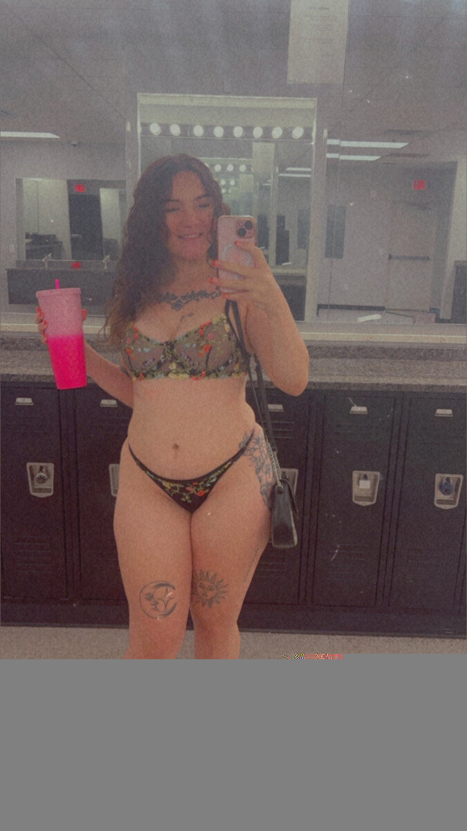 peeneelopee69 (@peeneelopee69), OnlyFans creator
