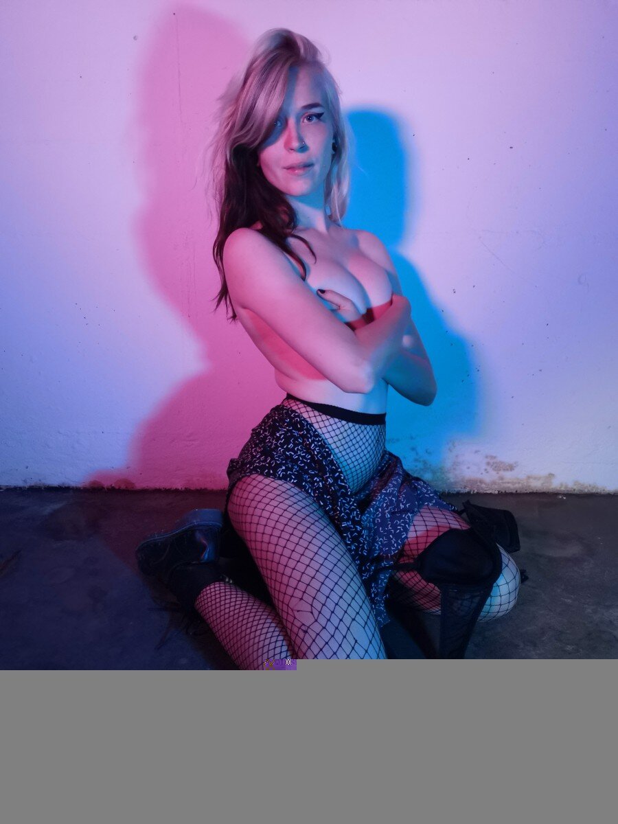 Lin (@perseide_xo), OnlyFans creator