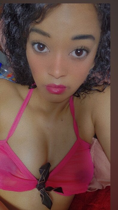 Petiteluv15 (@petite.luv15), OnlyFans creator