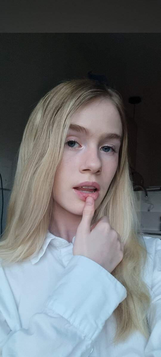 Petiteelisexcx (@petiteelise_xcx), OnlyFans creator