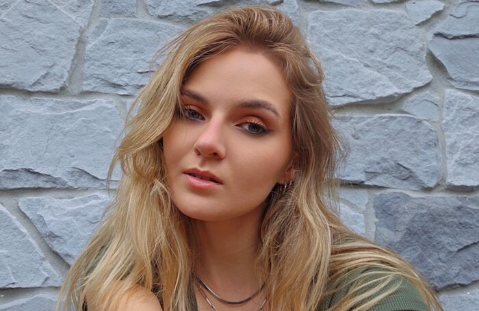 Petitekinkyblonde (@petitekinkyblonde), OnlyFans creator