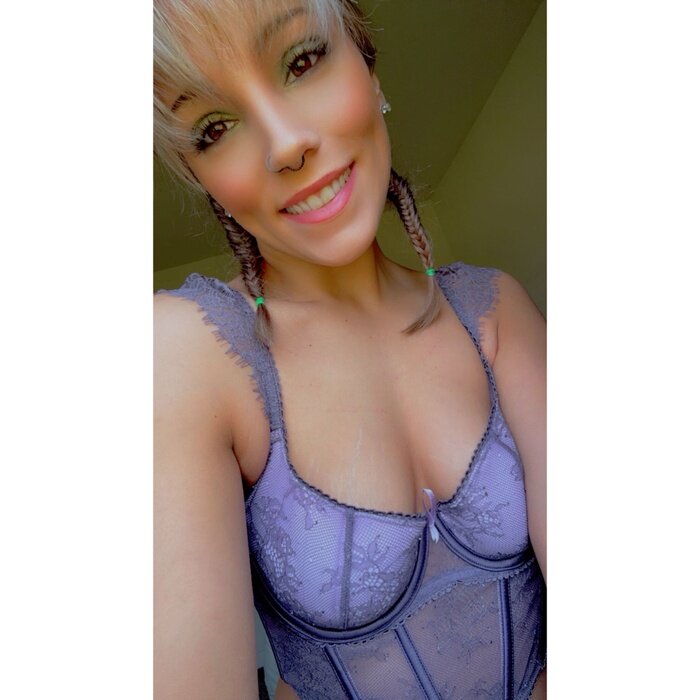 Petitemomma179 (@petitemomma179), OnlyFans creator