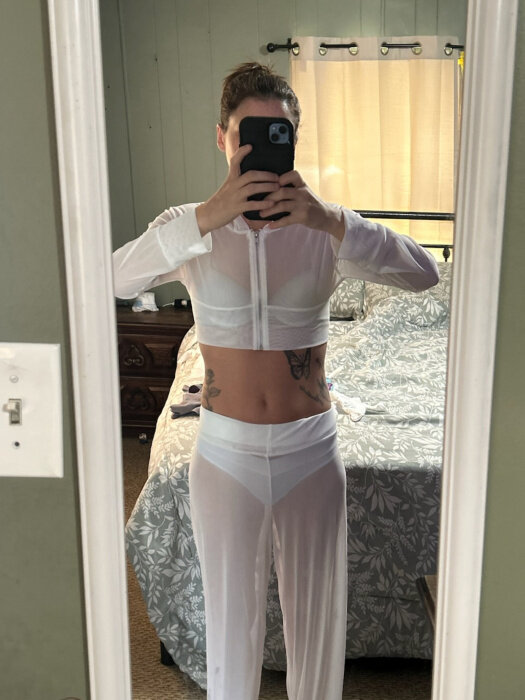 Petitewife29 (@petitewife29), OnlyFans creator