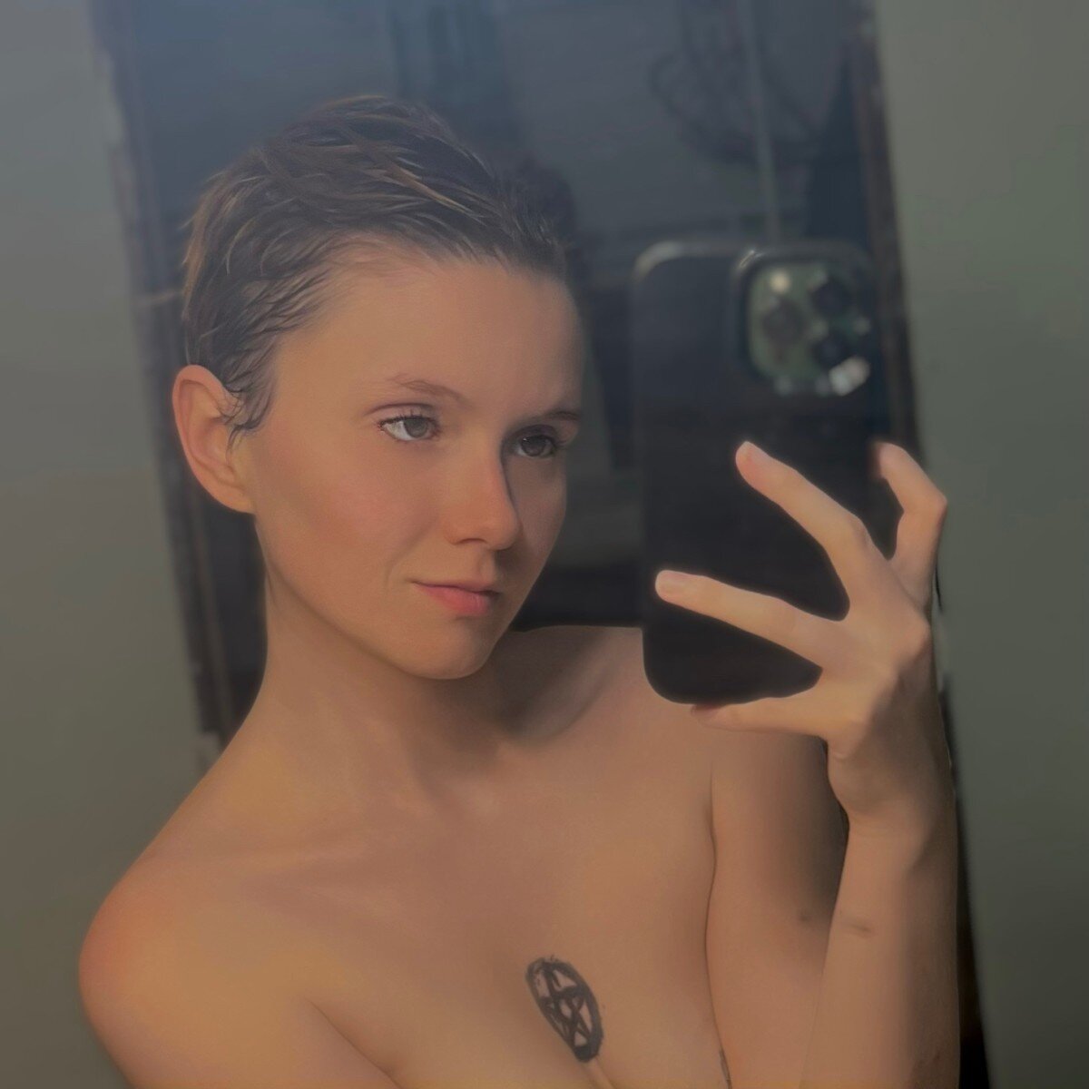 Phoebephoenix99 (@phoebe.phoenix99), OnlyFans creator