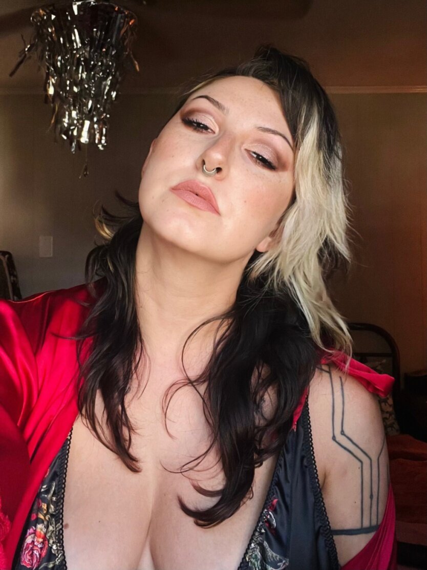 Phoenixxxfreak (@phoenixxxfreak), OnlyFans creator