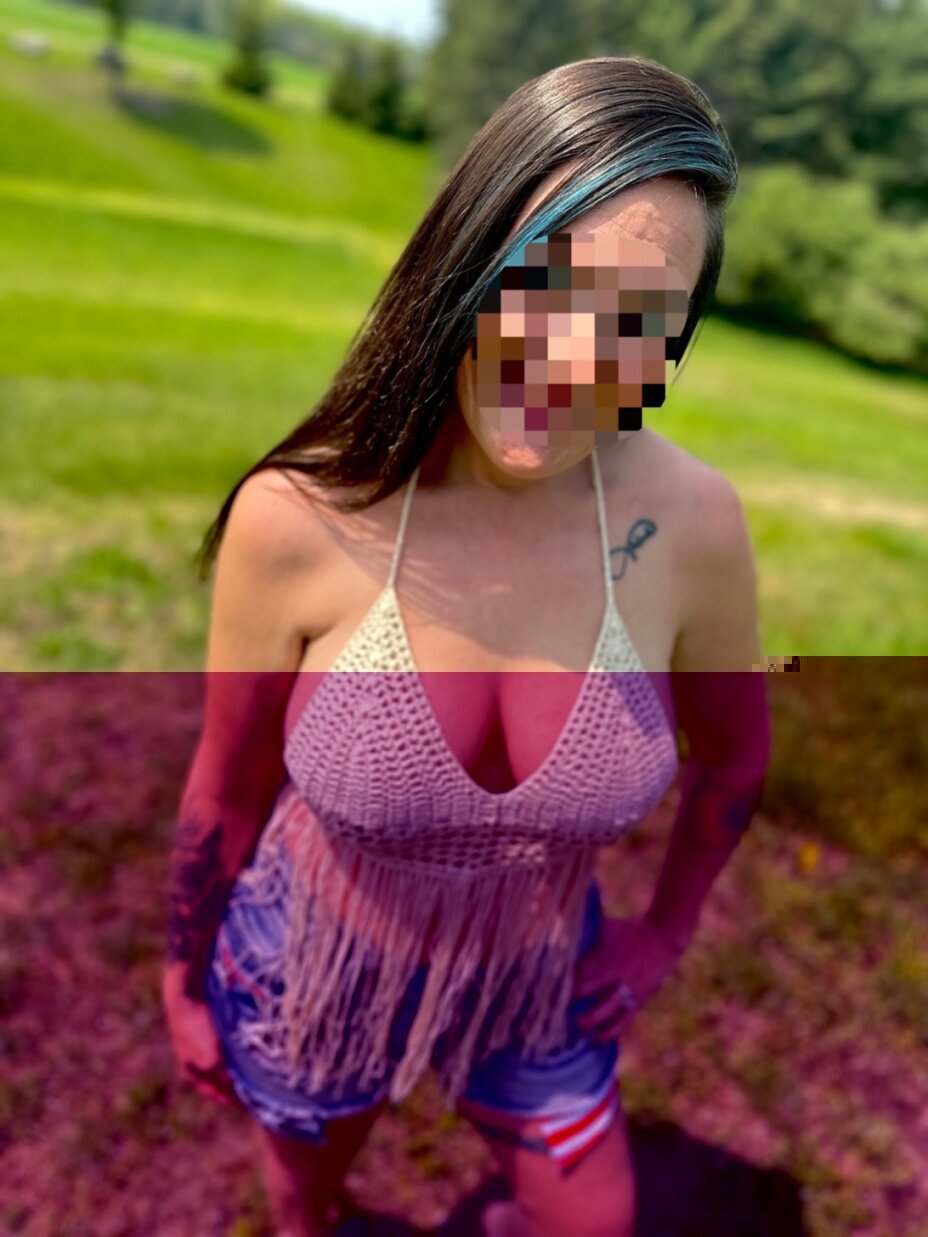 Piercednipsxxx (@piercednipsxxx), OnlyFans creator