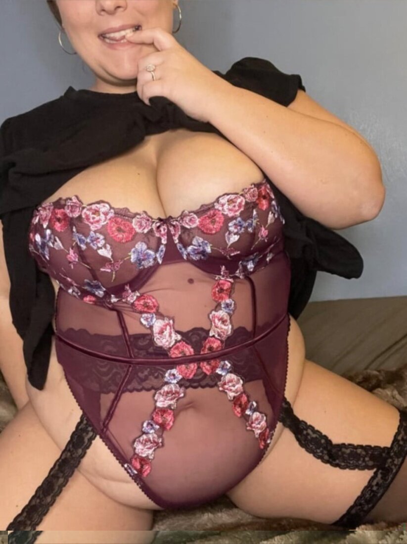 Pineappletitz (@pineappletitz), OnlyFans creator