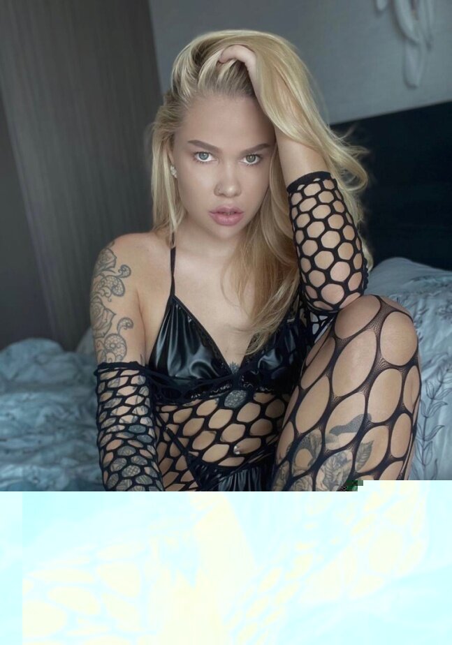 Pinjapixel (@pinjapixel), OnlyFans creator