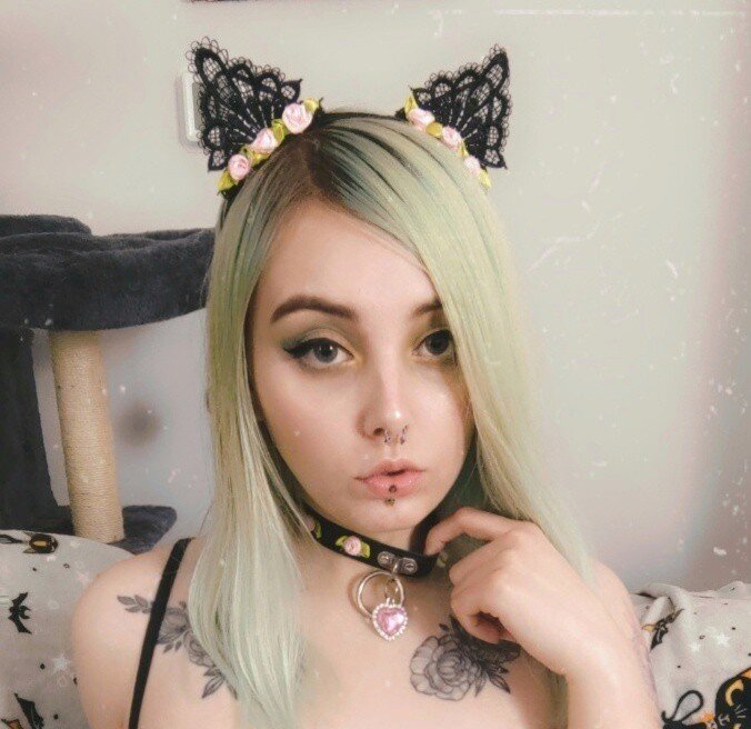 Pinkcamgirlfree (@pinkcamgirlfree), OnlyFans creator
