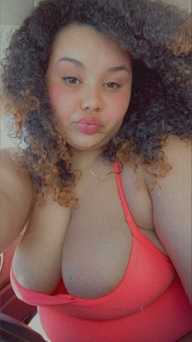 Pinkipanthera (@pinkipanthera), OnlyFans creator