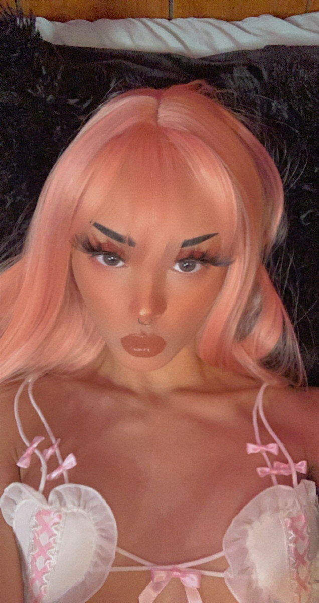 Pinkitt3n (@pinkitt3n), OnlyFans creator