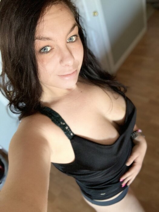 Pinklady89 (@pinklady89), OnlyFans creator