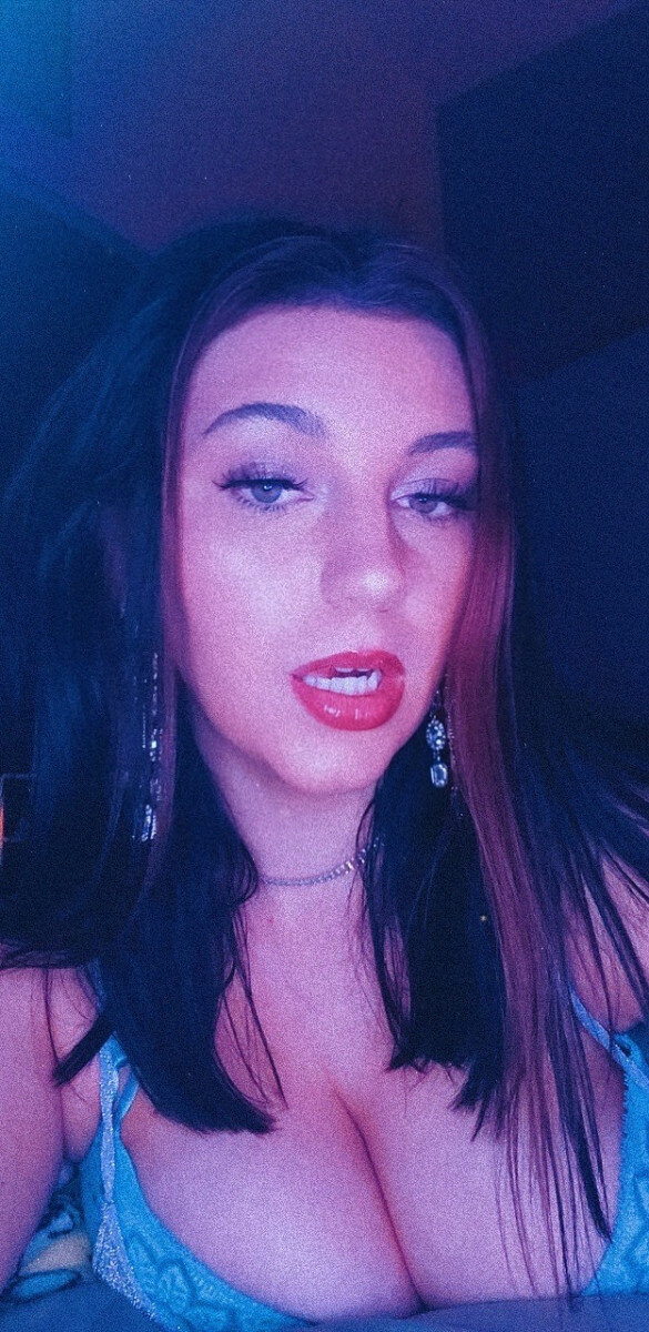 Pinklux1 (@pinklux1), OnlyFans creator