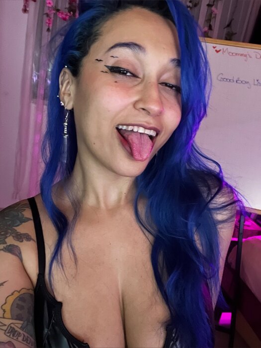 Pinkuasmr (@pinkuasmr), OnlyFans creator