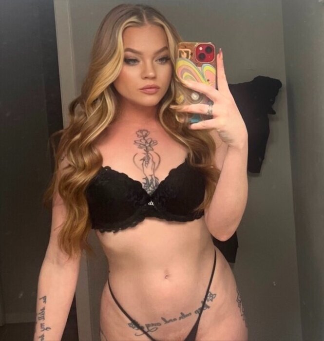 Pipervixen666 (@pipervixen666), OnlyFans creator