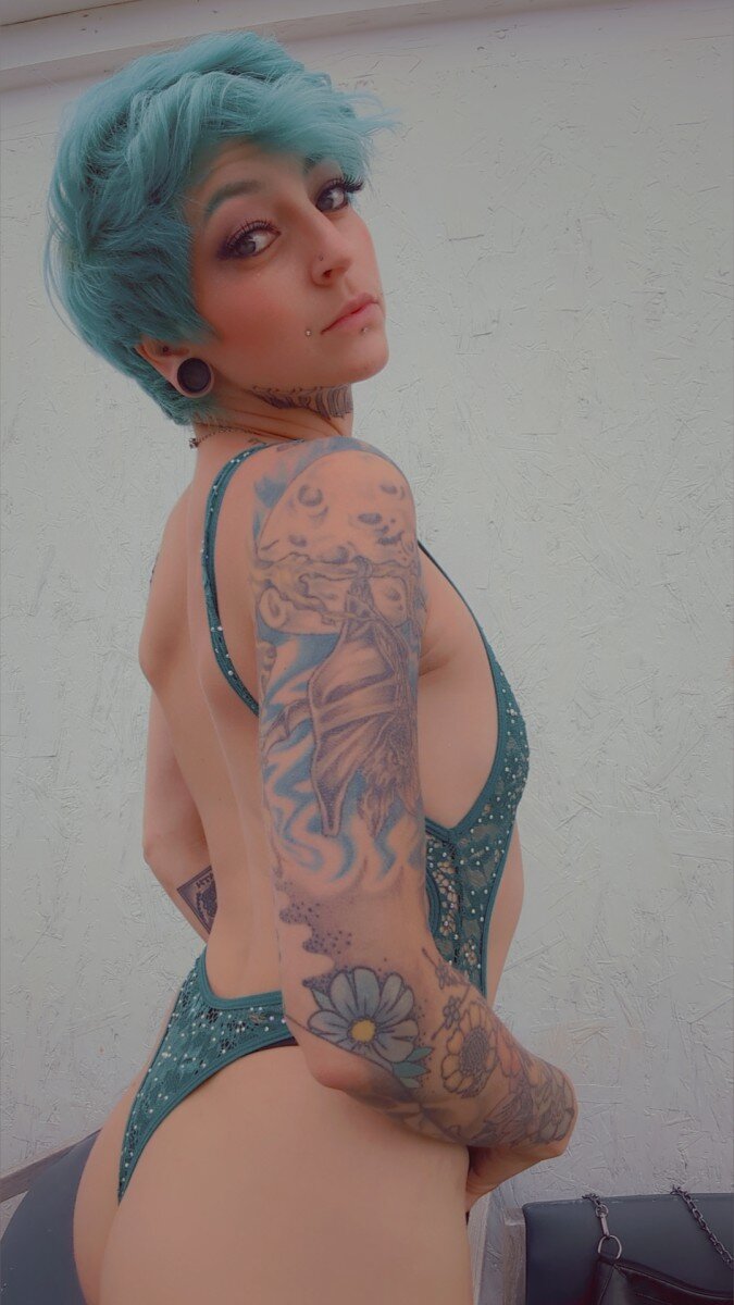 Pitbullprincess402 (@pitbullprincess402), OnlyFans creator