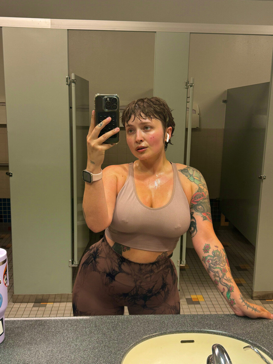 Pixarmom6 (@pixarmom6), OnlyFans creator