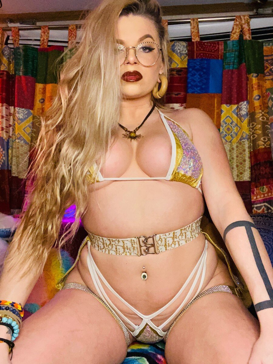 Pixxiequeen (@pixxiequeen), OnlyFans creator