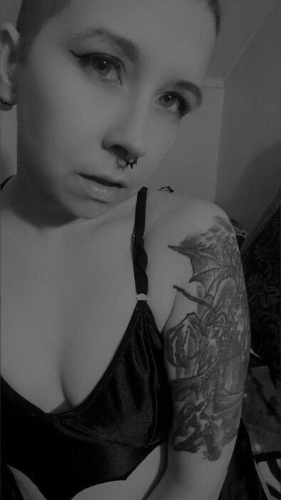 Pixie (@pixxxienova), OnlyFans creator
