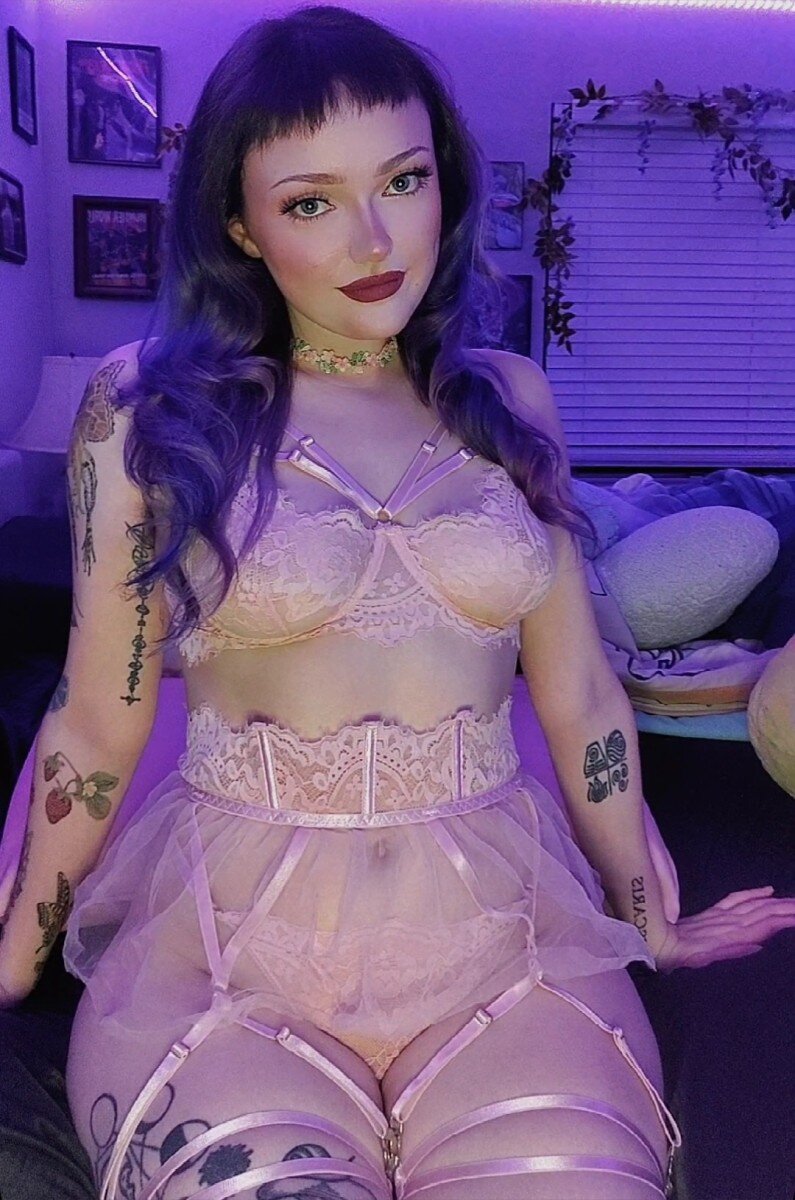 Plushieh0e (@plushieh0e), OnlyFans creator