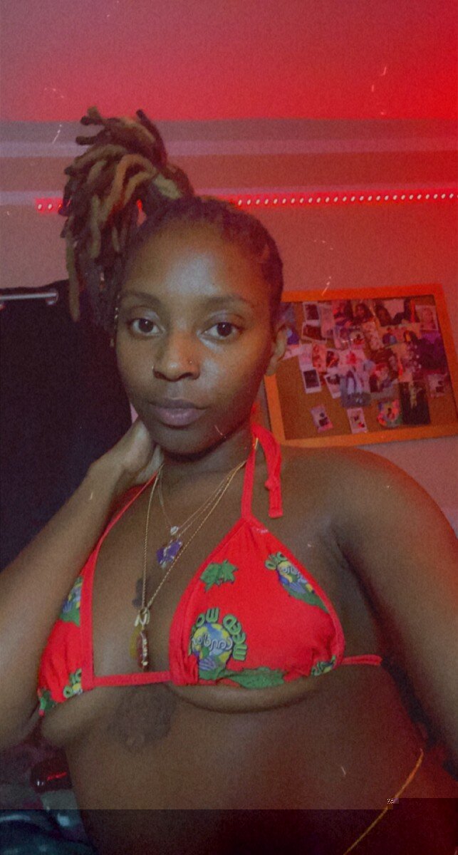 Pmflizzie (@pmf_lizzie), OnlyFans creator
