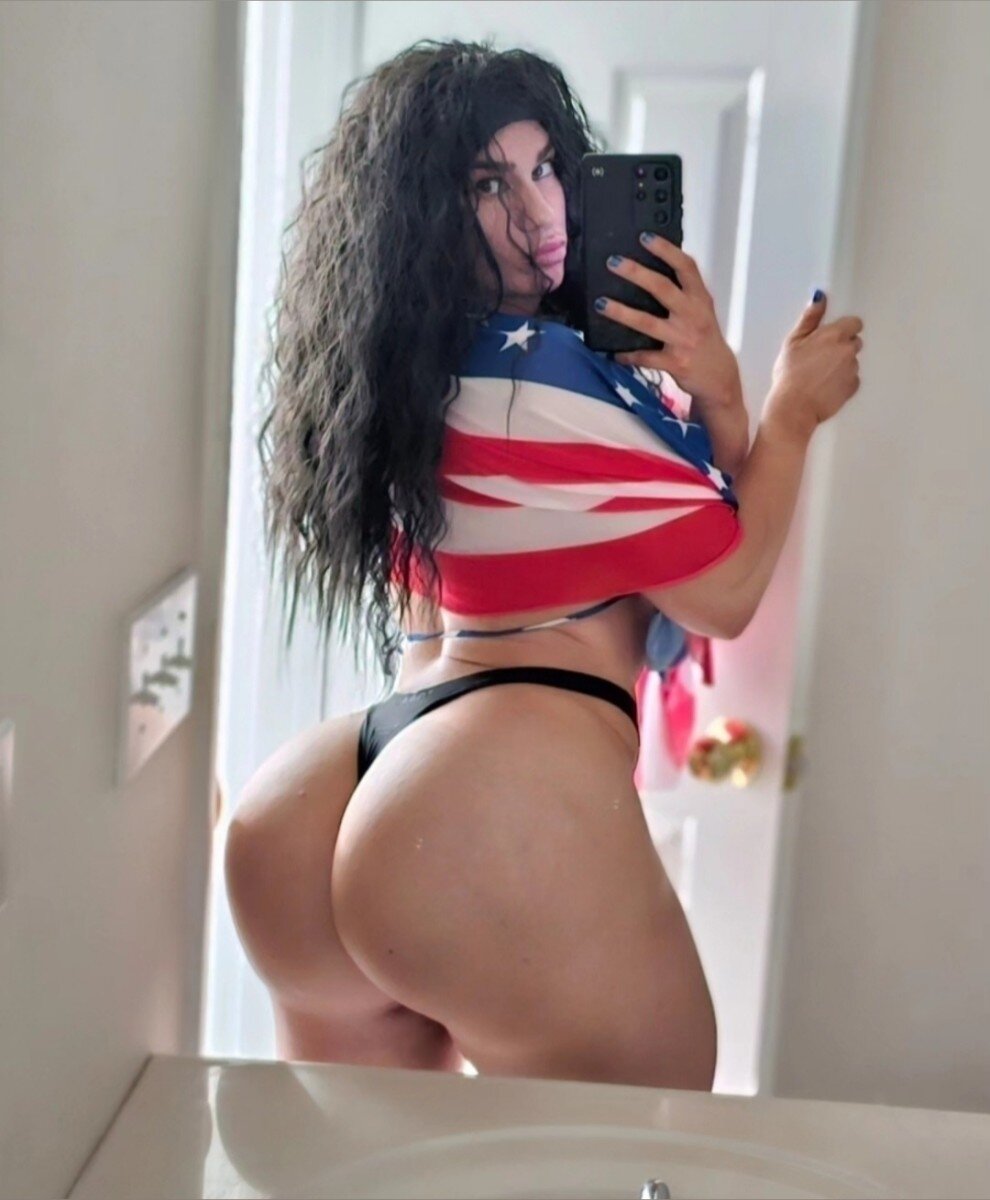 Pocahontaslynnfit (@pocahontas_lynnfit), OnlyFans creator