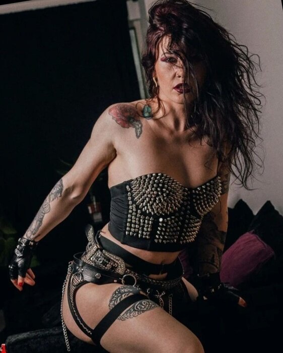 Poisonouspeachx (@poisonouspeachx), OnlyFans creator