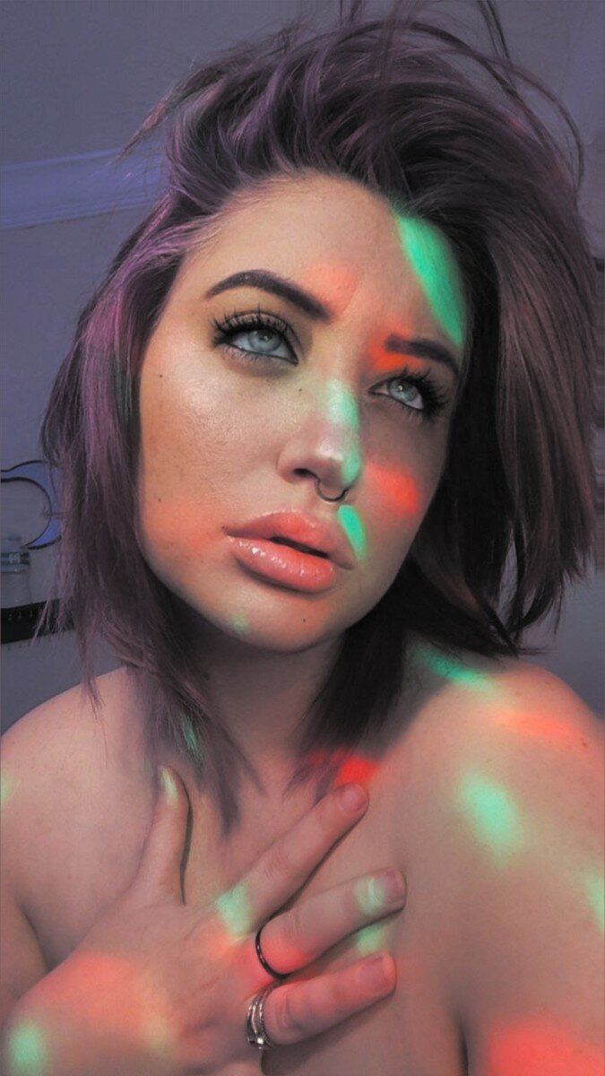 Poppycarmine (@poppycarmine), OnlyFans creator