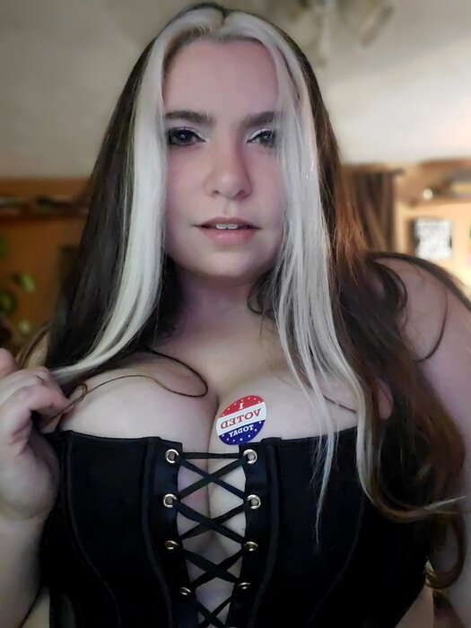 Poprockpoppy (@poprockpoppy), OnlyFans creator