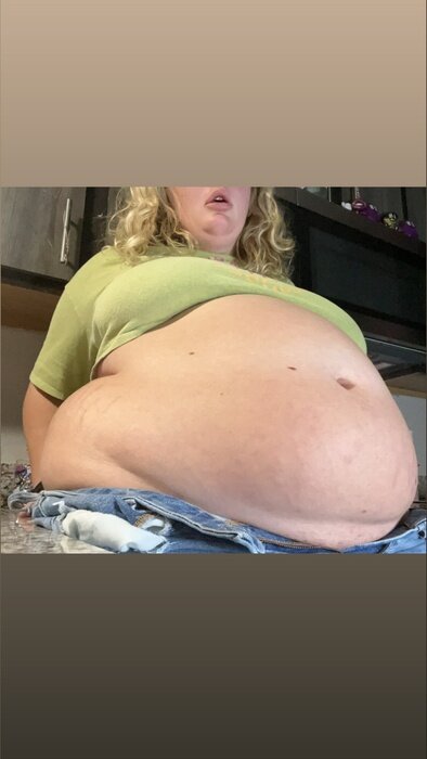 Poptartbelly (@poptartbelly), OnlyFans creator