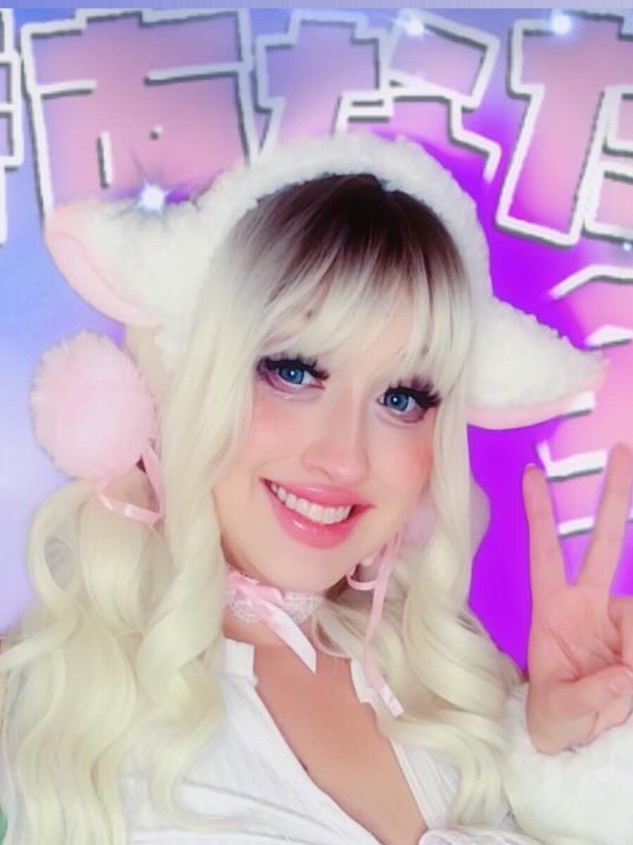 Porcelaindoll87 (@porcelaindoll87), OnlyFans creator