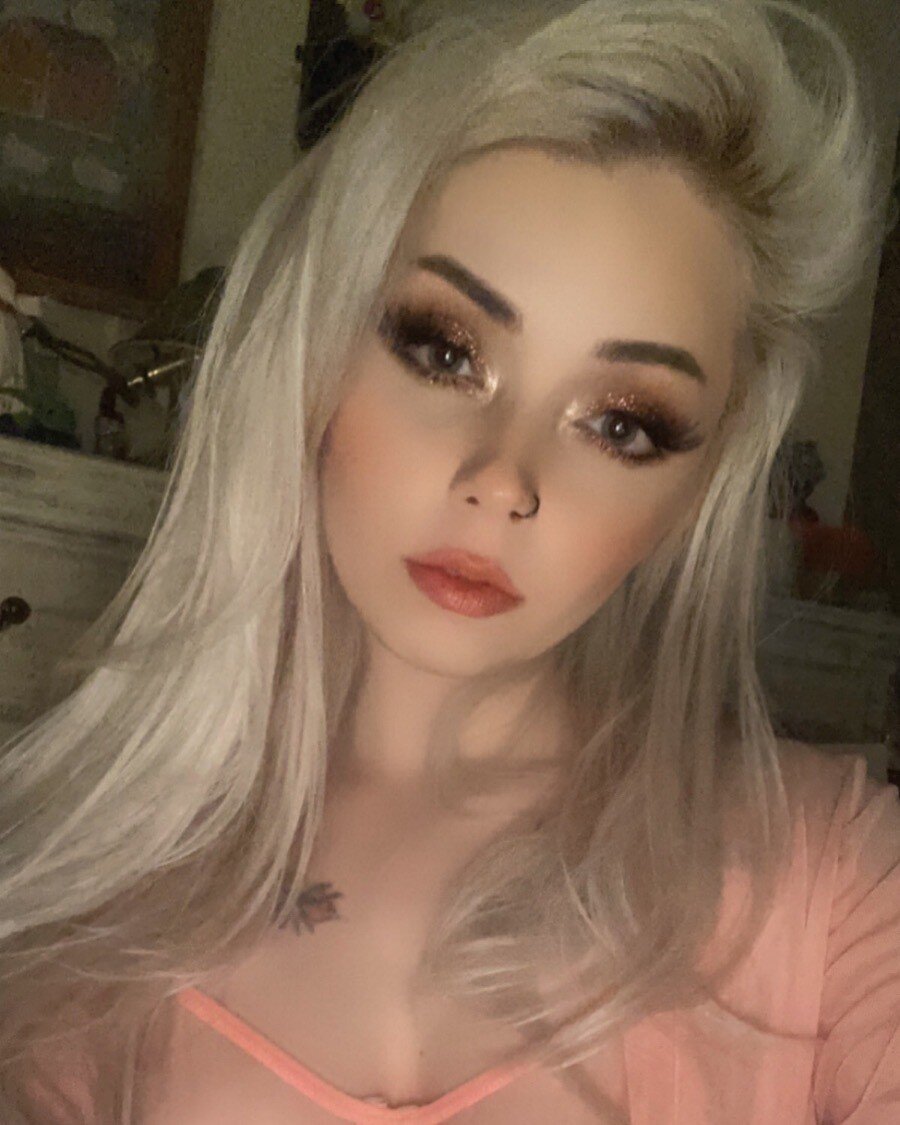 Porcelainroses (@porcelainroses), OnlyFans creator