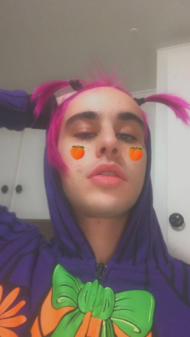 Pr3ttyboyryan (@pr3ttyboyryan), OnlyFans creator