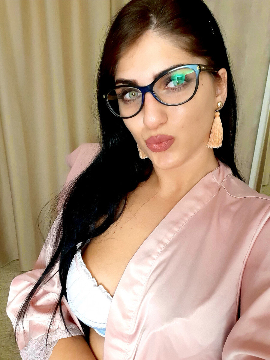 preciousaillyn (@preciousaillyn), OnlyFans creator
